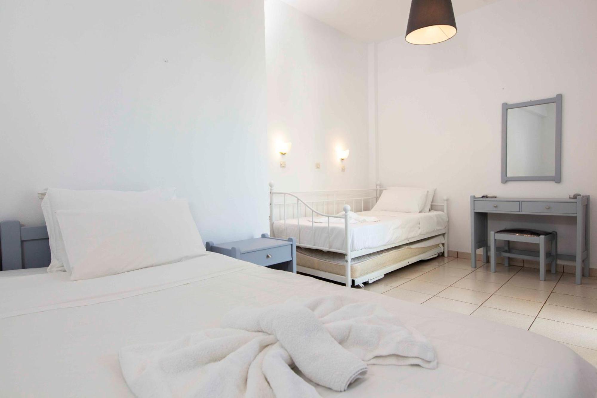Kontogoni Rooms Elafonissos Bagian luar foto